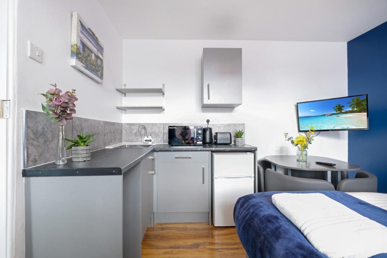 Fernbank Studios Sudbury Hill Harrow Self-Contained Studios With En-Suite Wembley Exterior foto